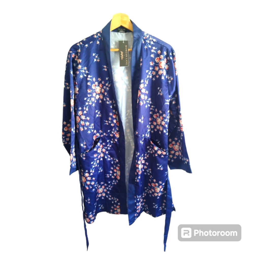 NWT Morgan Lane Woman's Bath Robe Satin Size S/M Blue Navy Floral with Belt